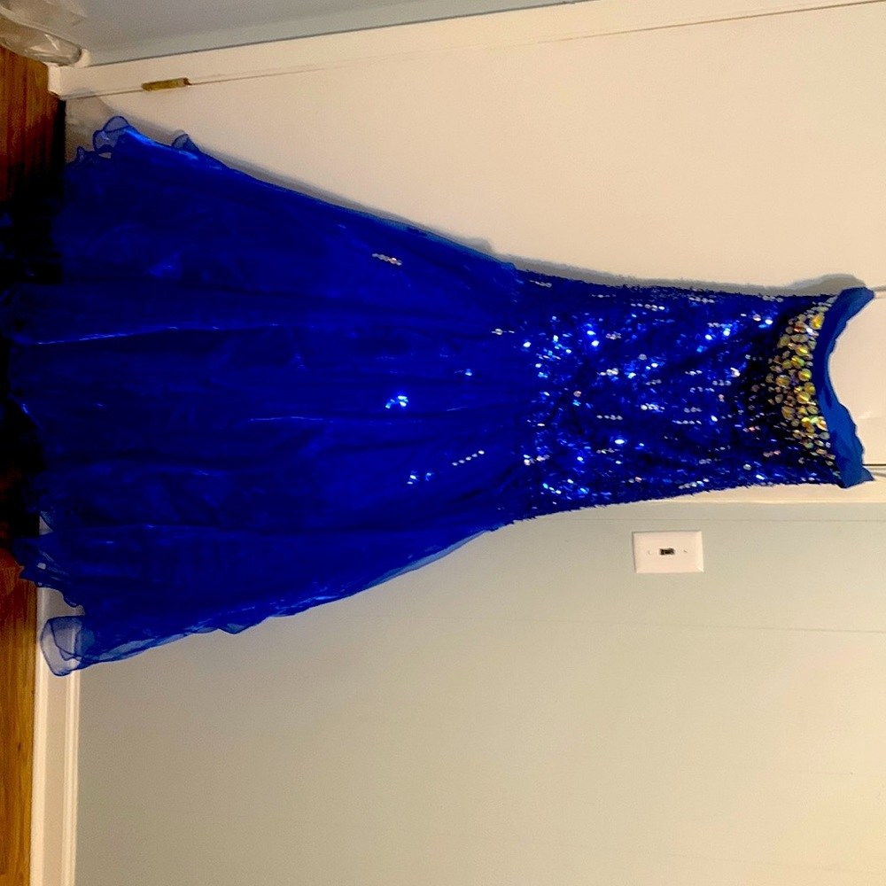 Prom dress blue with rhinestones